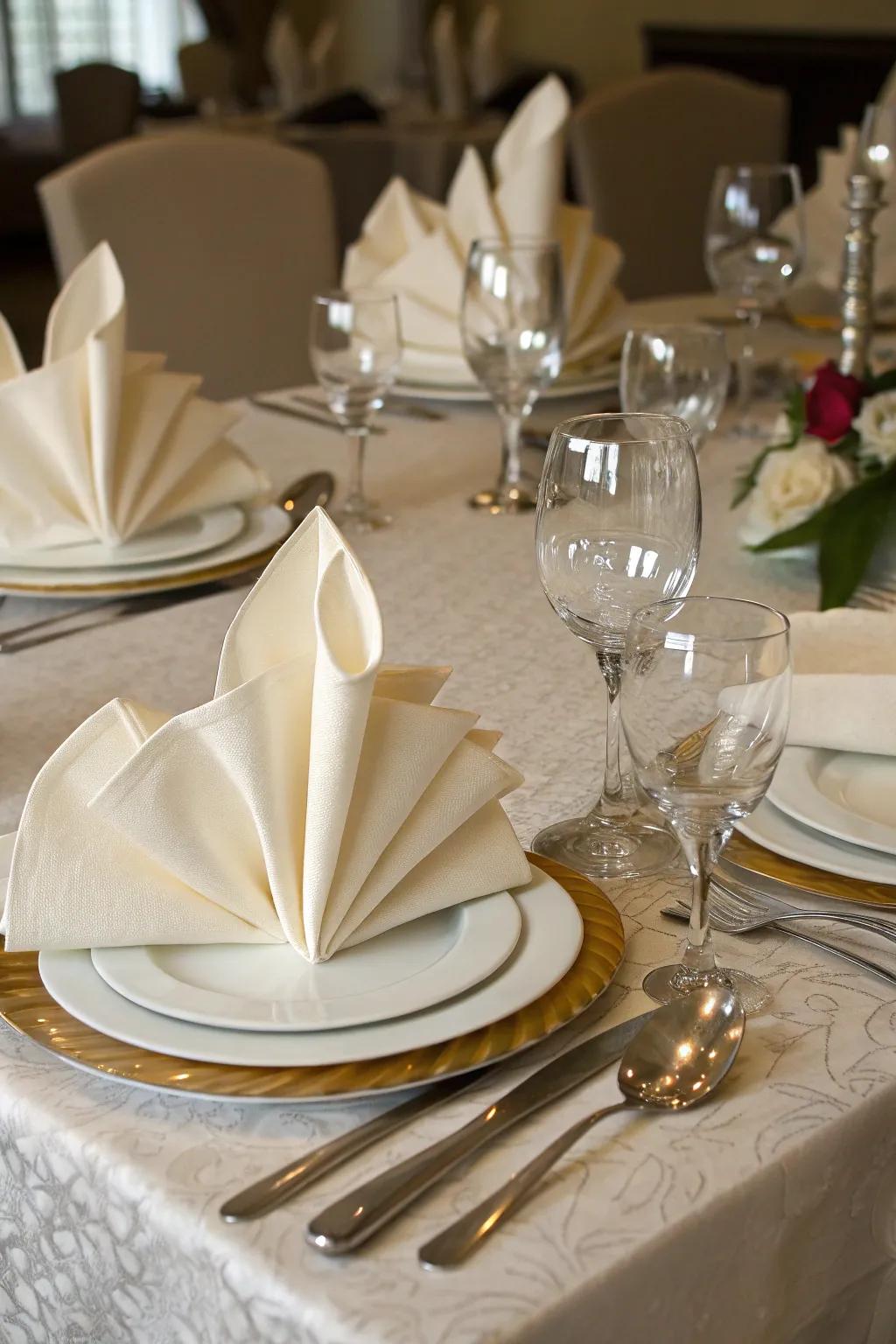 Statement napkin folds that add flair and sophistication.