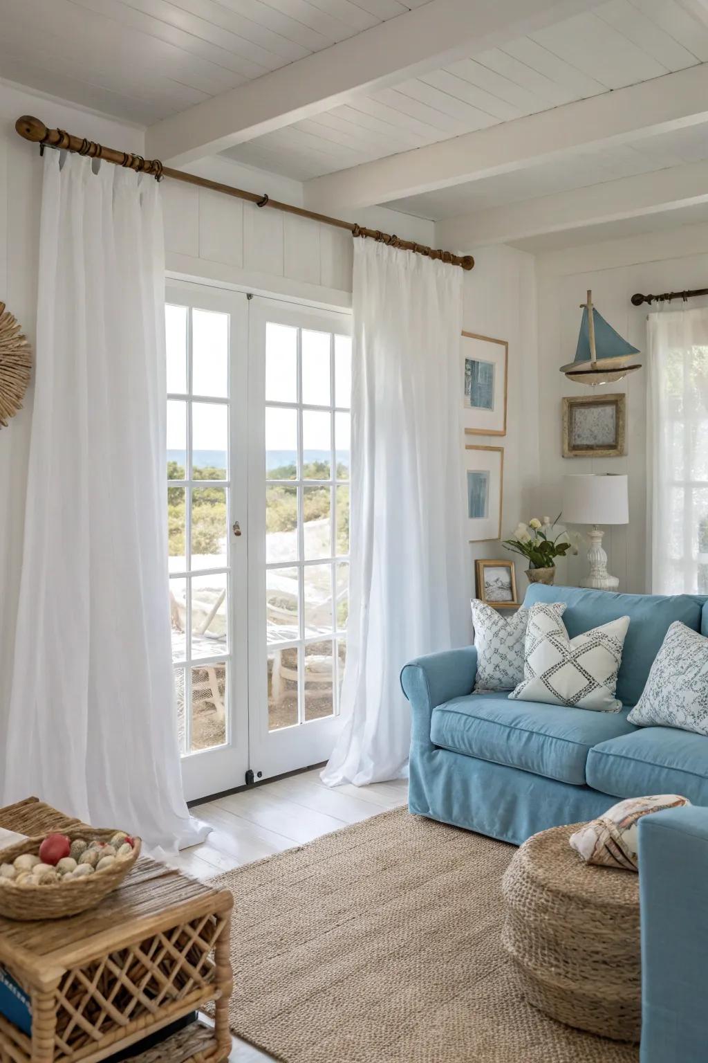 Airy textiles help capture a relaxed coastal ambiance.